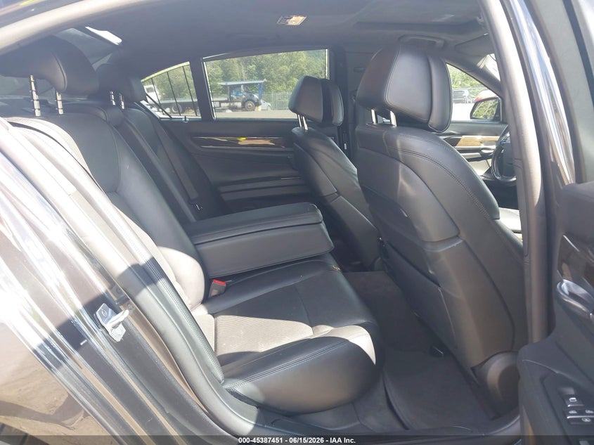 2013 BMW 7er VIN WBAYA8C56DDS15352 IAAI salvage auction — Burn Engine, Salvage (New Jersey), sold $4,250 on 2026-07-11 (photo 8)