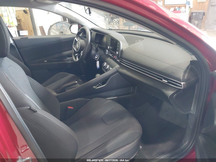 2025 Hyundai Elantra VIN KMHLL4DG4SU939761 IAAI salvage auction — RIGHT FRONT, Salvage Title, sold $1,550 on 2026-07-22 (photo 5)
