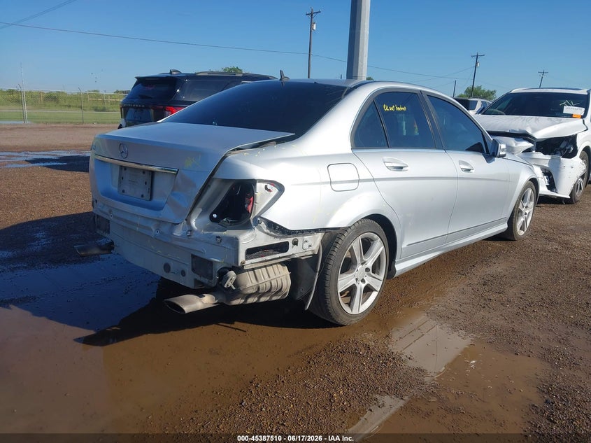2010 Mercedes-benz C class VIN WDDGF5EB0AR127287 IAAI salvage auction — REAR END, Original (Texas), sold $1,125 on 2026-08-11 (photo 4)