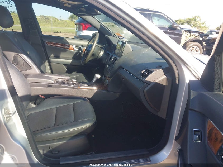 2010 Mercedes-benz C class VIN WDDGF5EB0AR127287 IAAI salvage auction — REAR END, Original (Texas), sold $1,125 on 2026-08-11 (photo 5)