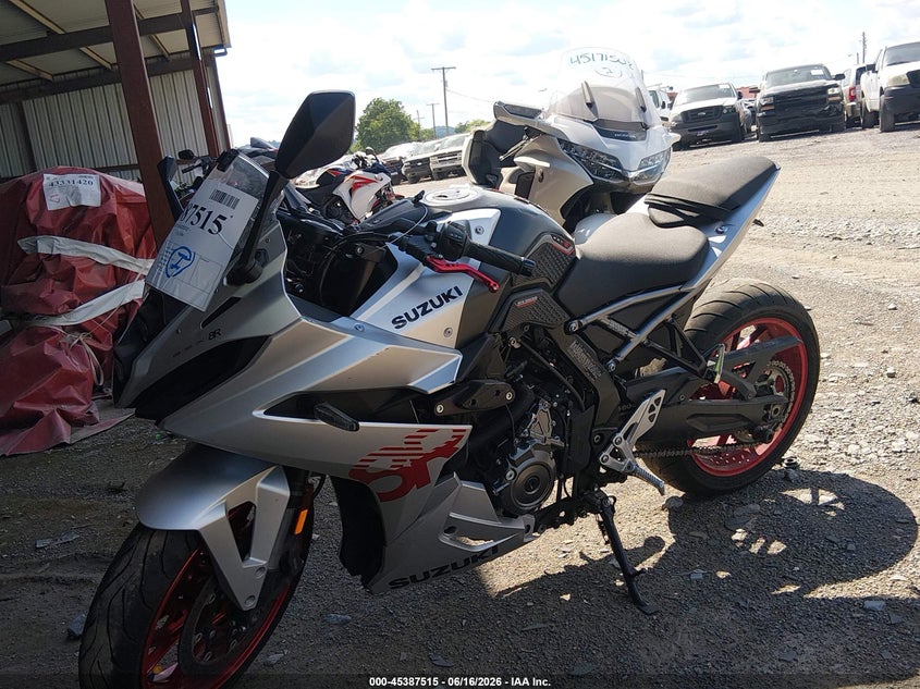 2024 Suzuki Gsx VIN JS1EM13B6R7102463 IAAI salvage auction — RIGHT SIDE, Salvage (Tennessee), sold $2,550 on 2026-07-08 (photo 2)