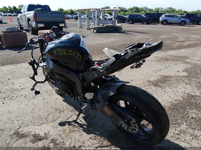 2026 Kawasaki Zx VIN JKBZXJK13TA015675 IAAI salvage auction — LEFT FRONT, Salvage (Ohio), sold $1,375 on 2026-07-21 (photo 3)