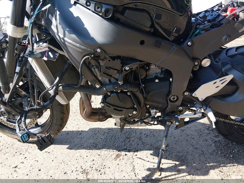 2026 Kawasaki Zx VIN JKBZXJK13TA015675 IAAI salvage auction — LEFT FRONT, Salvage (Ohio), sold $1,375 on 2026-07-21 (photo 9)