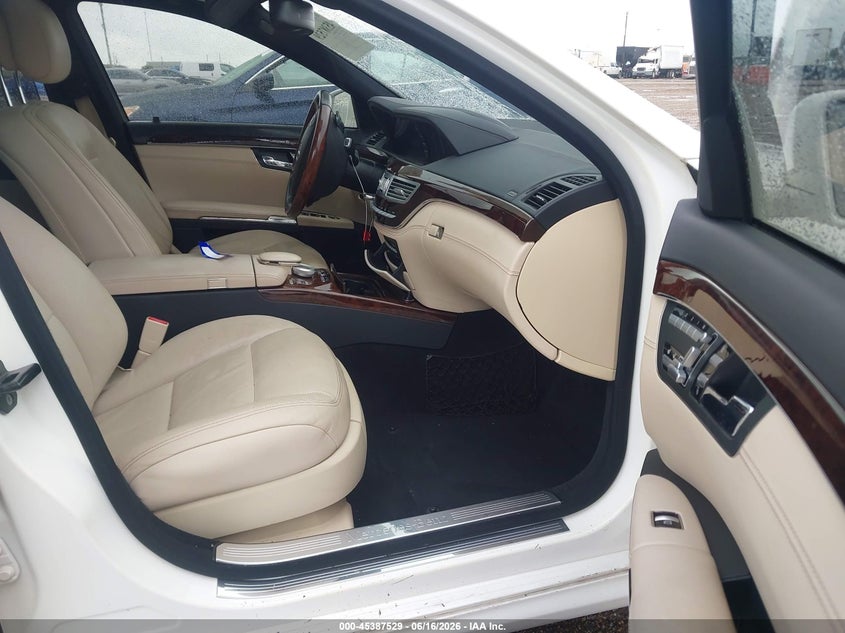 2013 Mercedes-benz S-klasse VIN WDDNG7DB6DA521509 IAAI salvage auction — RIGHT SIDE, Salvage (Texas), sold $825 on 2026-07-29 (photo 5)