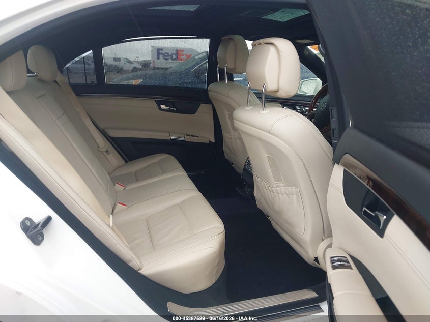 2013 Mercedes-benz S-klasse VIN WDDNG7DB6DA521509 IAAI salvage auction — RIGHT SIDE, Salvage (Texas), sold $825 on 2026-07-29 (photo 8)