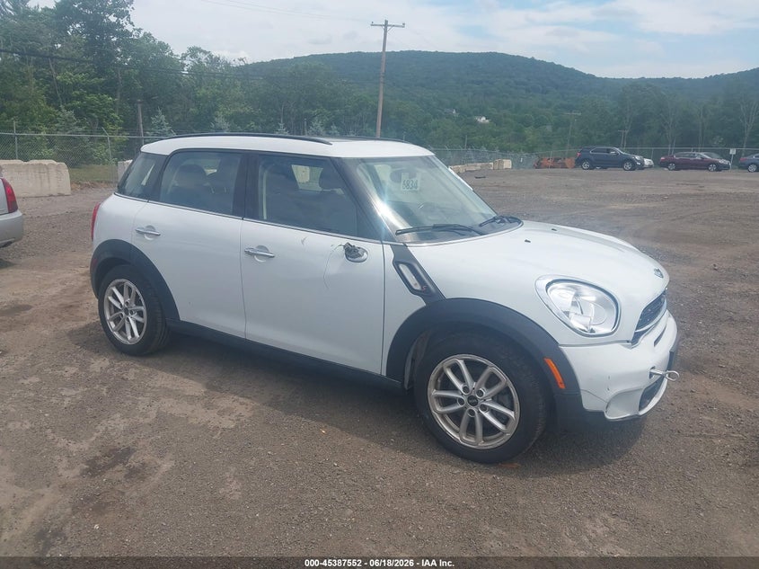 2015 Mini Countryman VIN WMWZC3C54FWT02336 IAAI salvage auction — NORMAL WEAR, Salvage Title, sold $425 on 2026-08-20 (photo 1)