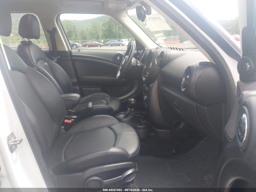 2015 Mini Countryman VIN WMWZC3C54FWT02336 IAAI salvage auction — NORMAL WEAR, Salvage Title, sold $425 on 2026-08-20 (photo 5)