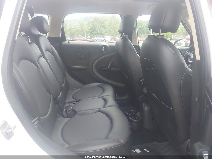 2015 Mini Countryman VIN WMWZC3C54FWT02336 IAAI salvage auction — NORMAL WEAR, Salvage Title, sold $425 on 2026-08-20 (photo 8)