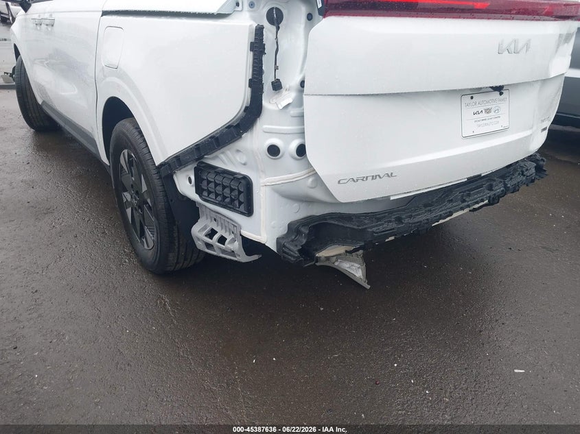 2026 Kia Carnival VIN KNDNB5KA9T6138060 IAAI salvage auction — REAR END, Salvage (Ohio), sold $19,200 on 2026-07-28 (photo 6)