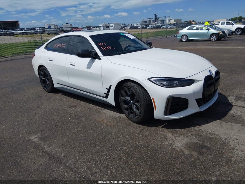 2023 BMW 4er VIN WBA13AW07PFN83163 — IAAI salvage auction photo