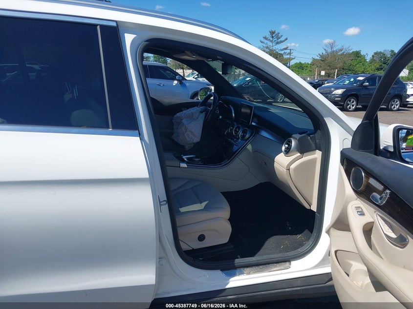 2017 Mercedes-benz Glc VIN WDC0G4KB6HF116016 IAAI salvage auction — RIGHT FRONT, Salvage (Idaho), sold $4,250 on 2026-07-16 (photo 5)