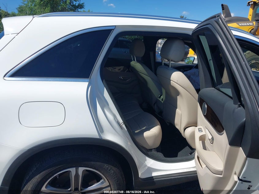 2017 Mercedes-benz Glc VIN WDC0G4KB6HF116016 IAAI salvage auction — RIGHT FRONT, Salvage (Idaho), sold $4,250 on 2026-07-16 (photo 8)