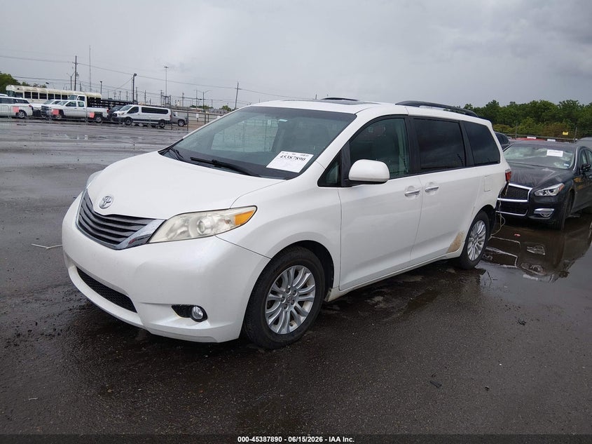 2015 Toyota Sienna VIN 5TDYK3DC2FS571711 IAAI salvage auction — REAR END, Salvage (Louisiana), sold $2,850 on 2026-07-13 (photo 2)