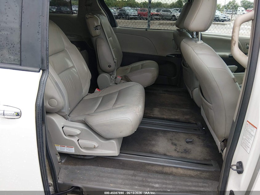 2015 Toyota Sienna VIN 5TDYK3DC2FS571711 IAAI salvage auction — REAR END, Salvage (Louisiana), sold $2,850 on 2026-07-13 (photo 8)
