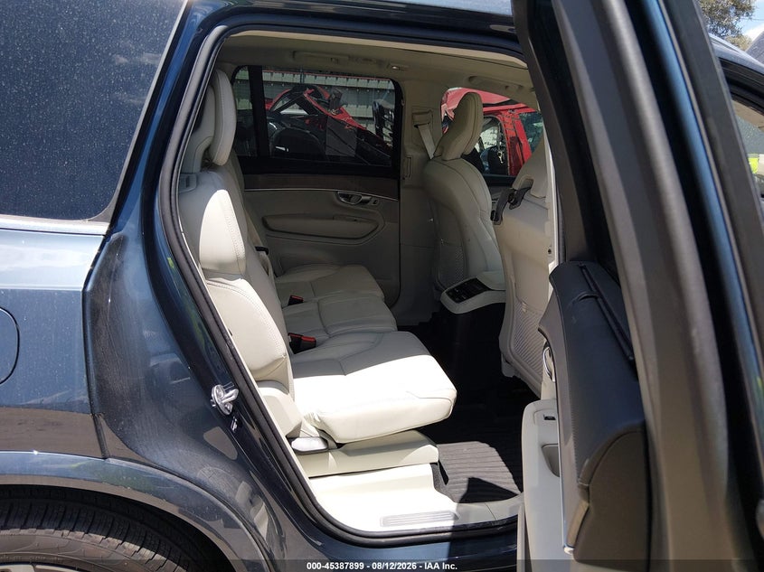 2025 Volvo Xc90 VIN YV4H60PG2S1392509 IAAI salvage auction — LEFT SIDE, Salvage Title, sold $33,650 on 2026-10-06 (photo 8)