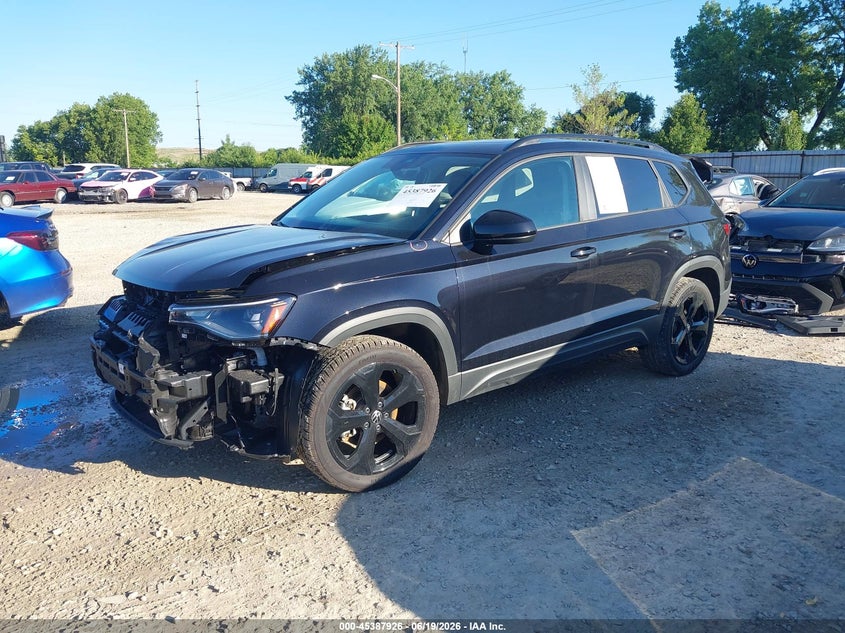 2025 Volkswagen Taos VIN 3VV2C7B27SM083838 IAAI salvage auction — RIGHT FRONT, Salvage Title, sold $10,500 on 2026-07-29 (photo 2)