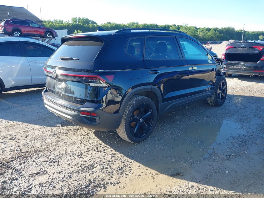 2025 Volkswagen Taos VIN 3VV2C7B27SM083838 IAAI salvage auction — RIGHT FRONT, Salvage Title, sold $10,500 on 2026-07-29 (photo 4)