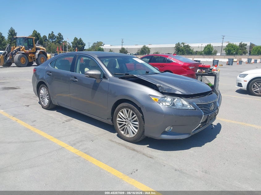 2013 Lexus ES VIN JTHBK1GG9D2034622 IAAI salvage auction — FRONT END, Salvage (California), sold $2,550 on 2026-07-08 (photo 1)