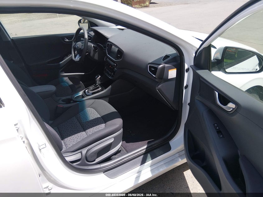 2019 Hyundai Ioniq hybrid VIN KMHC65LC3KU107663 IAAI salvage auction — NORMAL WEAR, SF97 (California), sold $75 on 2026-07-30 (photo 5)