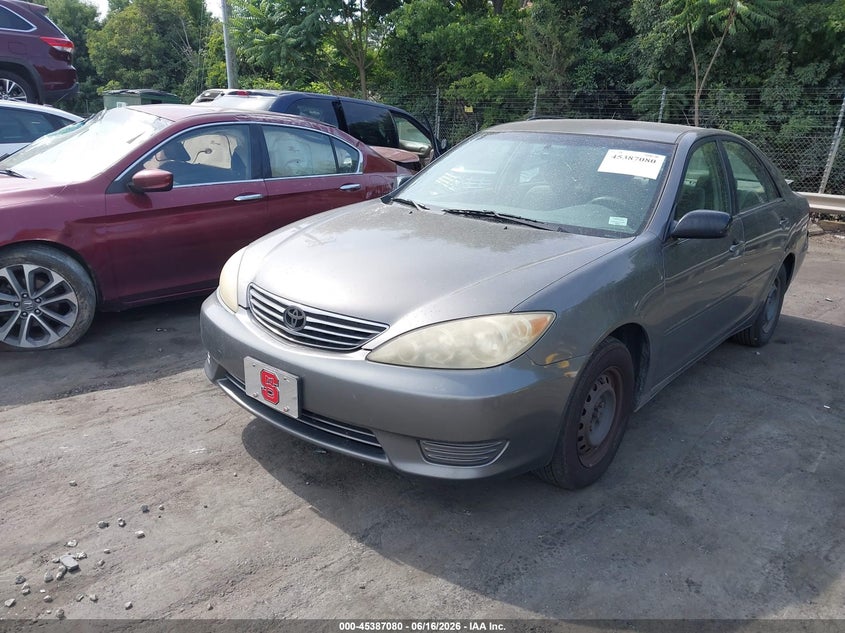 2005 Toyota Camry VIN JTDBE32K853031514 IAAI salvage auction — REAR END, Salvage (North Carolina), sold $475 on 2026-07-09 (photo 2)