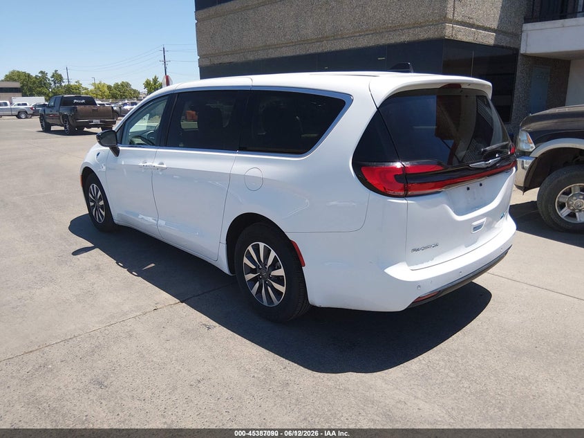 2024 Chrysler Pacifica VIN 2C4RC1S7XRR126934 IAAI salvage auction — NORMAL WEAR, SF97 (California), sold $8,100 on 2026-07-30 (photo 3)