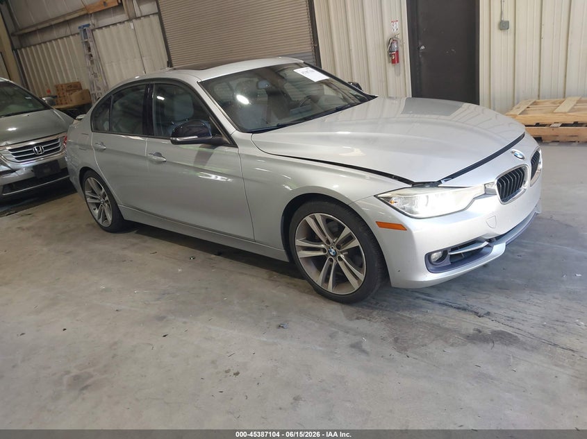 2012 BMW 3er VIN WBA3A5C52CF350050 IAAI salvage auction — NORMAL WEAR, Clear (North Carolina), sold $700 on 2026-07-16 (photo 1)
