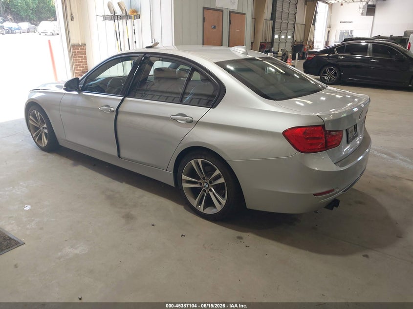 2012 BMW 3er VIN WBA3A5C52CF350050 IAAI salvage auction — NORMAL WEAR, Clear (North Carolina), sold $700 on 2026-07-16 (photo 3)