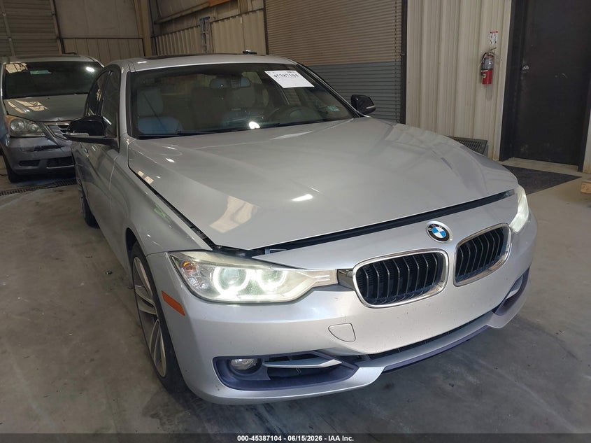 2012 BMW 3er VIN WBA3A5C52CF350050 IAAI salvage auction — NORMAL WEAR, Clear (North Carolina), sold $700 on 2026-07-16 (photo 6)