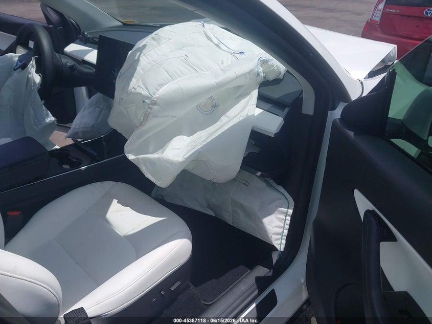 2020 Tesla Model y VIN 5YJYGDEE8LF044845 IAAI salvage auction — FRONT & REAR, Certificate Of Destruction (Florida), sold $2,050 on 2026-07-10 (photo 5)