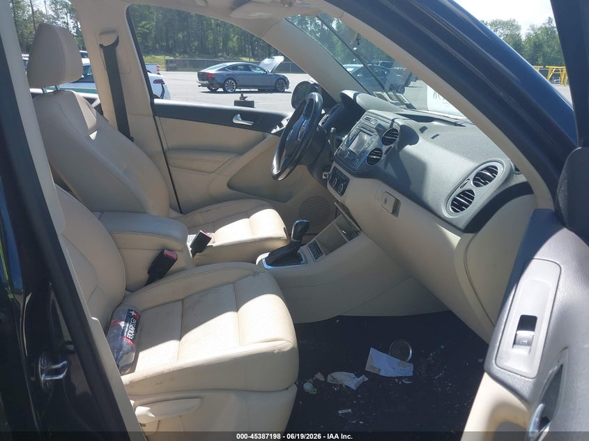 2012 Volkswagen Tiguan VIN WVGBV7AX2CW609358 IAAI salvage auction — BIO HAZARD, Salvage Title, sold $400 on 2026-07-16 (photo 5)