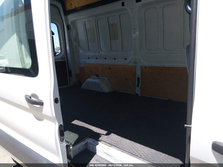 2018 Ford Transit-350 VIN 1FTBW2XM8JKB31226 IAAI salvage auction — NORMAL WEAR, SF97 (California), sold $16,100 on 2026-07-30 (photo 8)
