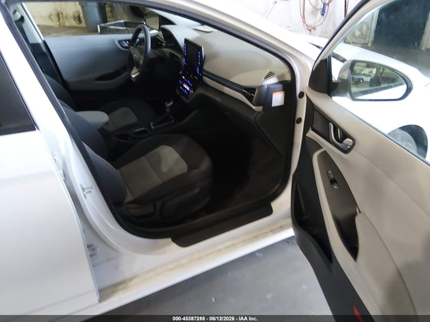 2020 Hyundai Ioniq hybrid VIN KMHC65LC8LU220395 IAAI salvage auction — NORMAL WEAR, SF97 (California), sold $2,650 on 2026-07-30 (photo 5)