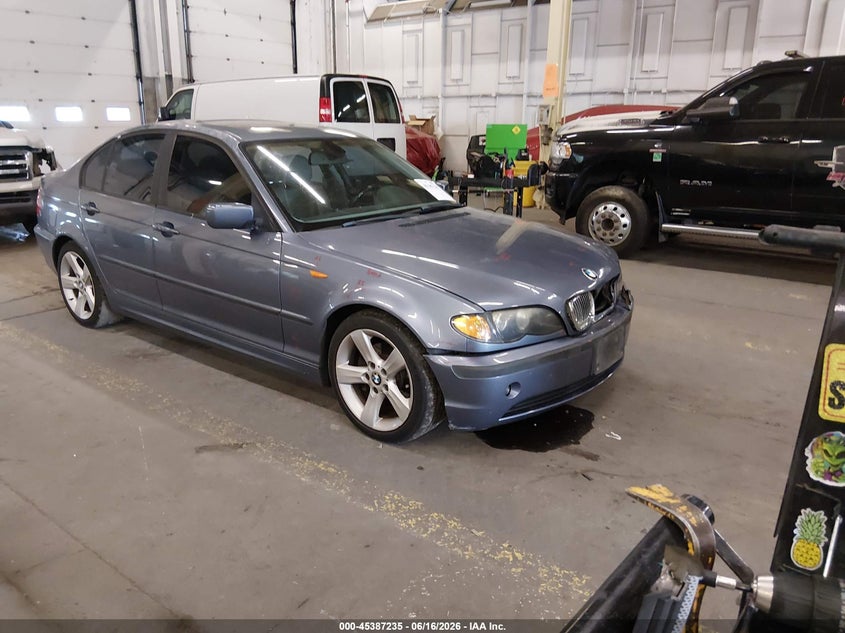 2004 BMW 3 series VIN WBAAZ33464KP83004 IAAI salvage auction — FRONT END, Salvage (Oregon), sold $600 on 2026-08-21 (photo 1)