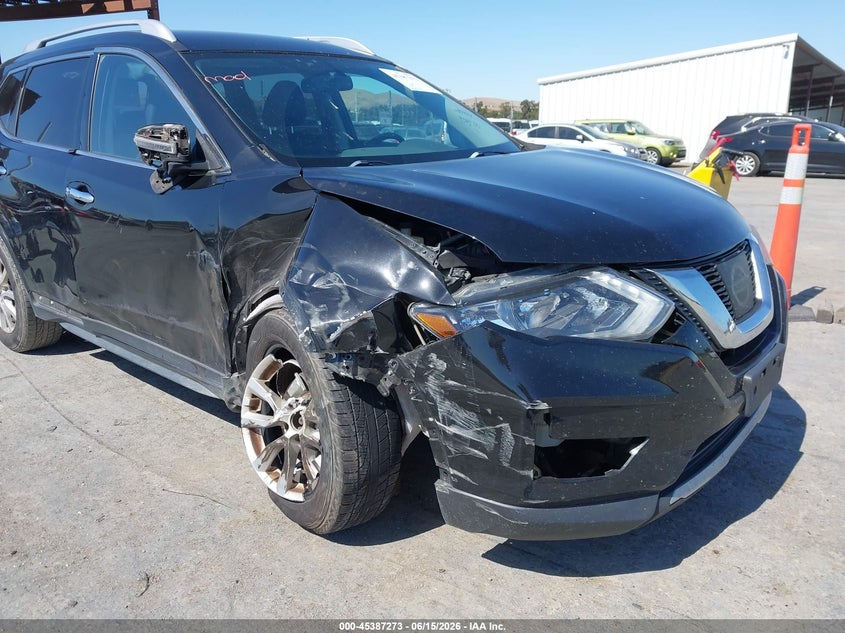 2017 Nissan Rogue VIN JN8AT2MT0HW153101 IAAI salvage auction — RIGHT FRONT, Salvage Title, sold $700 on 2026-08-02 (photo 6)