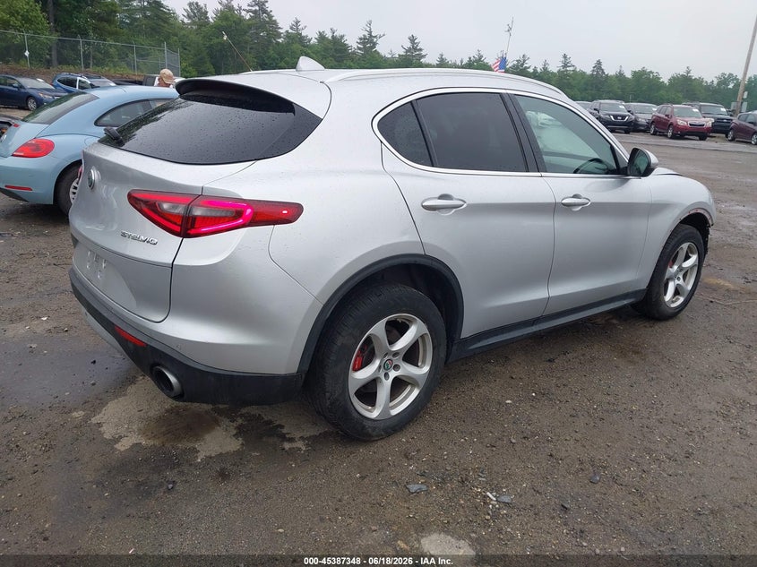 2018 Alfa romeo Stelvio VIN ZASFAKAN6J7B68979 IAAI salvage auction — FRONT END, Salvage (Massachusetts), sold $2,600 on 2026-08-14 (photo 4)