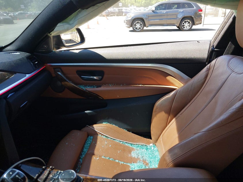 2017 BMW 4er VIN WBA4P3C5XHK528051 IAAI salvage auction — SIDE, Salvage Title, sold $8,250 on 2026-07-16 (photo 5)