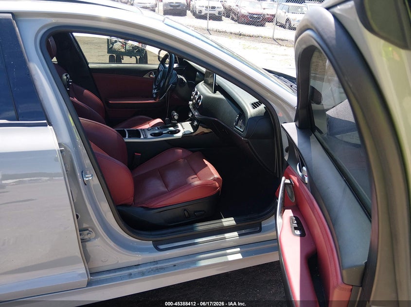 2019 Kia Stinger VIN KNAE45LC0K6051654 IAAI salvage auction — LEFT REAR, Salvage (Virginia), sold $2,550 on 2026-07-31 (photo 5)