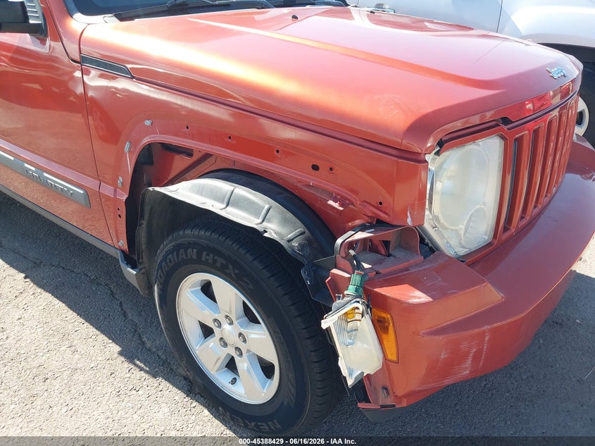 2009 Jeep Liberty VIN 1J8GP28K29W525205 IAAI salvage auction — RIGHT FRONT, Salvage (Arizona), sold $1,475 on 2026-07-09 (photo 6)