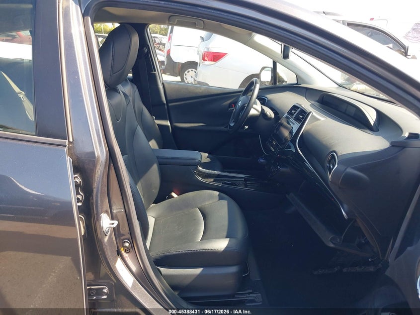 2019 Toyota Prius VIN JTDKARFU2K3090712 IAAI salvage auction — RIGHT SIDE, Salvage Title, sold $2,250 on 2026-07-24 (photo 5)