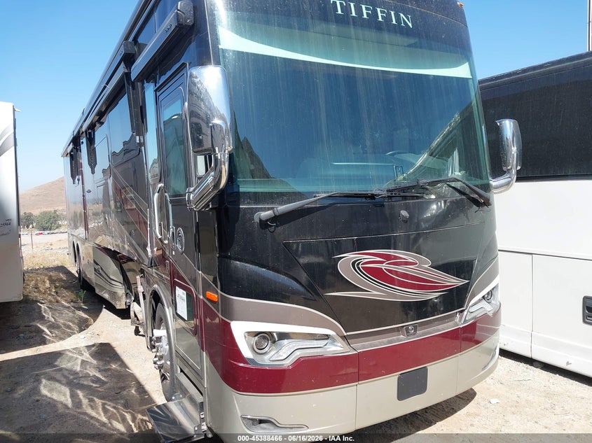 2022 Tiffin motorhomes inc Allegro bus VIN 5VBBAK7A6NA122368 IAAI salvage auction — SIDE, Salvage (California), sold $70,500 on 2026-07-21 (photo 1)