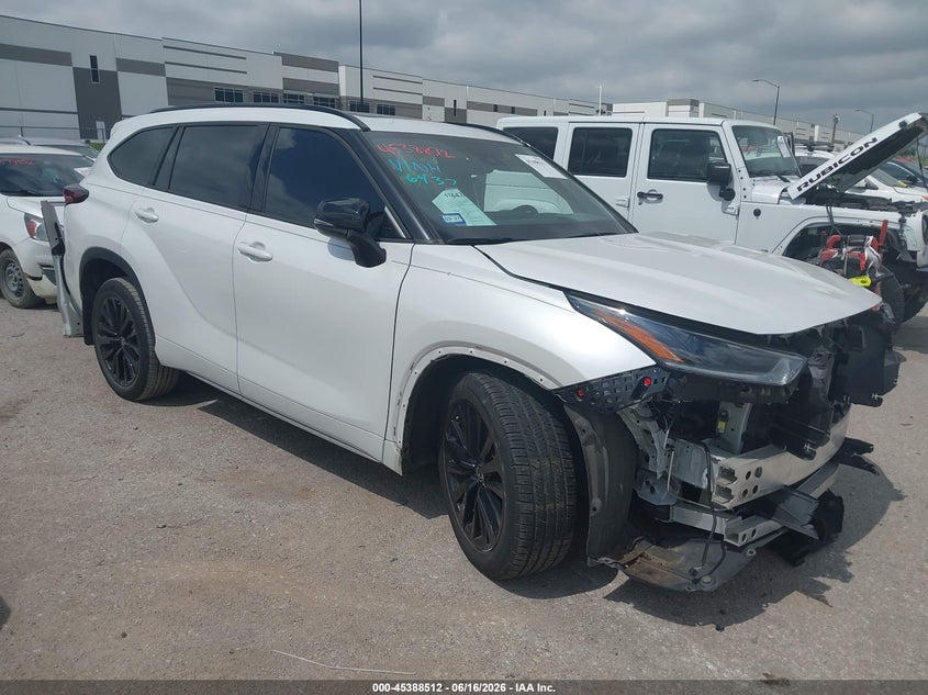 2024 Toyota Highlander VIN 5TDKDRAH7RS532183 IAAI salvage auction — LEFT SIDE, Original (Texas), sold $8,200 on 2026-07-28 (photo 1)
