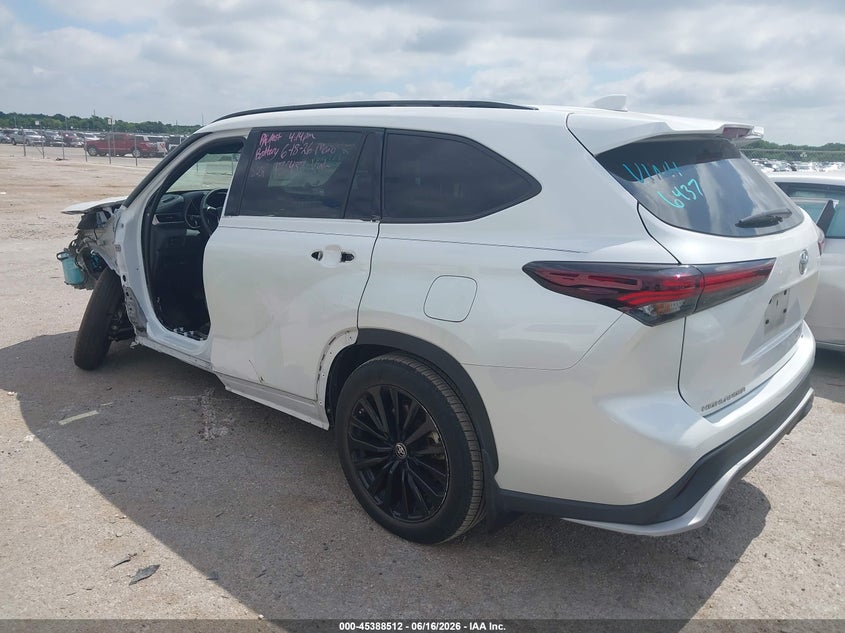 2024 Toyota Highlander VIN 5TDKDRAH7RS532183 IAAI salvage auction — LEFT SIDE, Original (Texas), sold $8,200 on 2026-07-28 (photo 3)