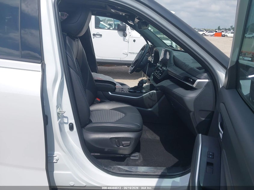 2024 Toyota Highlander VIN 5TDKDRAH7RS532183 IAAI salvage auction — LEFT SIDE, Original (Texas), sold $8,200 on 2026-07-28 (photo 5)
