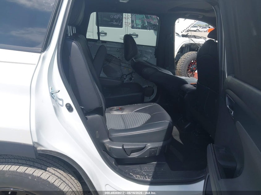 2024 Toyota Highlander VIN 5TDKDRAH7RS532183 IAAI salvage auction — LEFT SIDE, Original (Texas), sold $8,200 on 2026-07-28 (photo 8)