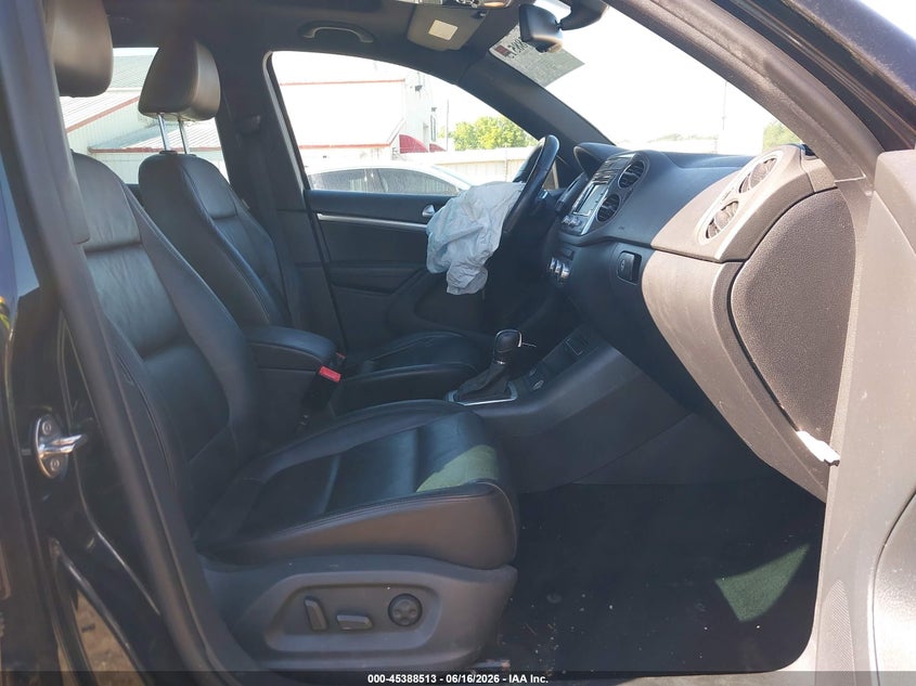 2014 Volkswagen Tiguan VIN WVGBV3AX5EW099793 IAAI salvage auction — FRONT END, Salvage (Iowa), sold $1,150 on 2026-07-29 (photo 5)