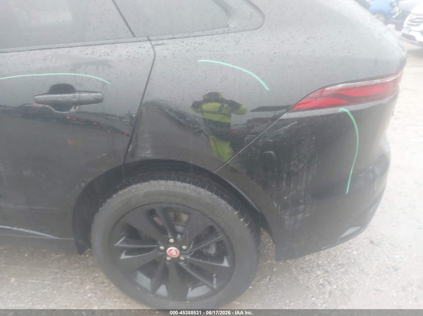 2022 Jaguar F-pace VIN SADCJ2EX4NA699862 IAAI salvage auction — LEFT SIDE, Salvage Title, sold $10,250 on 2026-09-03 (photo 6)