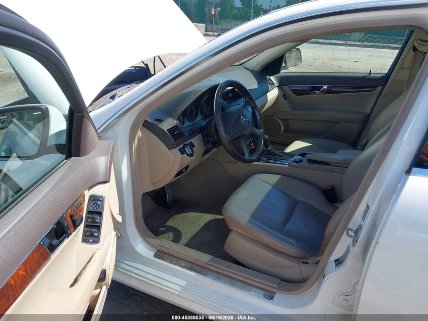 2009 Mercedes-benz C class VIN WDDGF81X99R074541 IAAI salvage auction — UNKNOWN, Clear (Virginia), sold $25 on 2026-07-06 (photo 5)