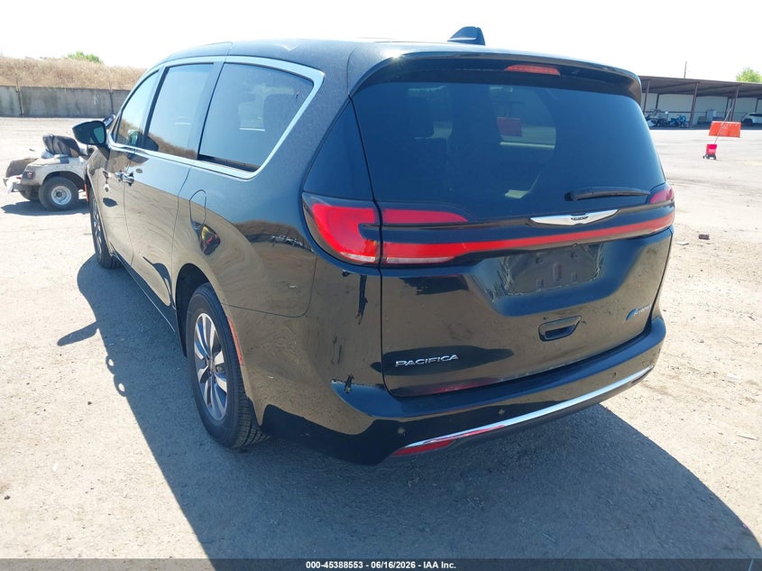 2024 Chrysler Pacifica VIN 2C4RC1S72RR137796 IAAI salvage auction — FRONT END, Enterprise Vehicles Clear Only (Washington), sold $13,350 on 2026-08-19 (photo 3)
