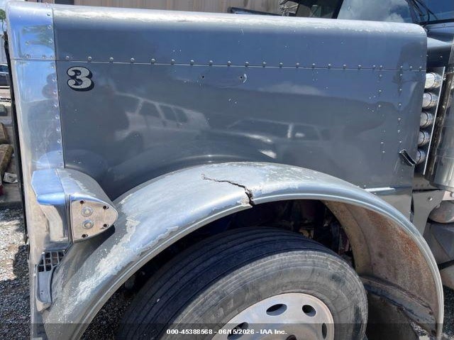 1997 Peterbilt 379 VIN 1XP5DB9X9VD415760 IAAI salvage auction — NORMAL WEAR, Salvage (Texas), sold $2,550 on 2026-07-08 (photo 1)