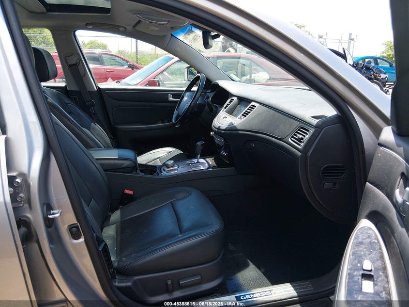 2012 Hyundai Genesis VIN KMHGC4DF4CU171662 IAAI salvage auction — RIGHT FRONT, Salvage (Illinois), sold $975 on 2026-08-01 (photo 5)